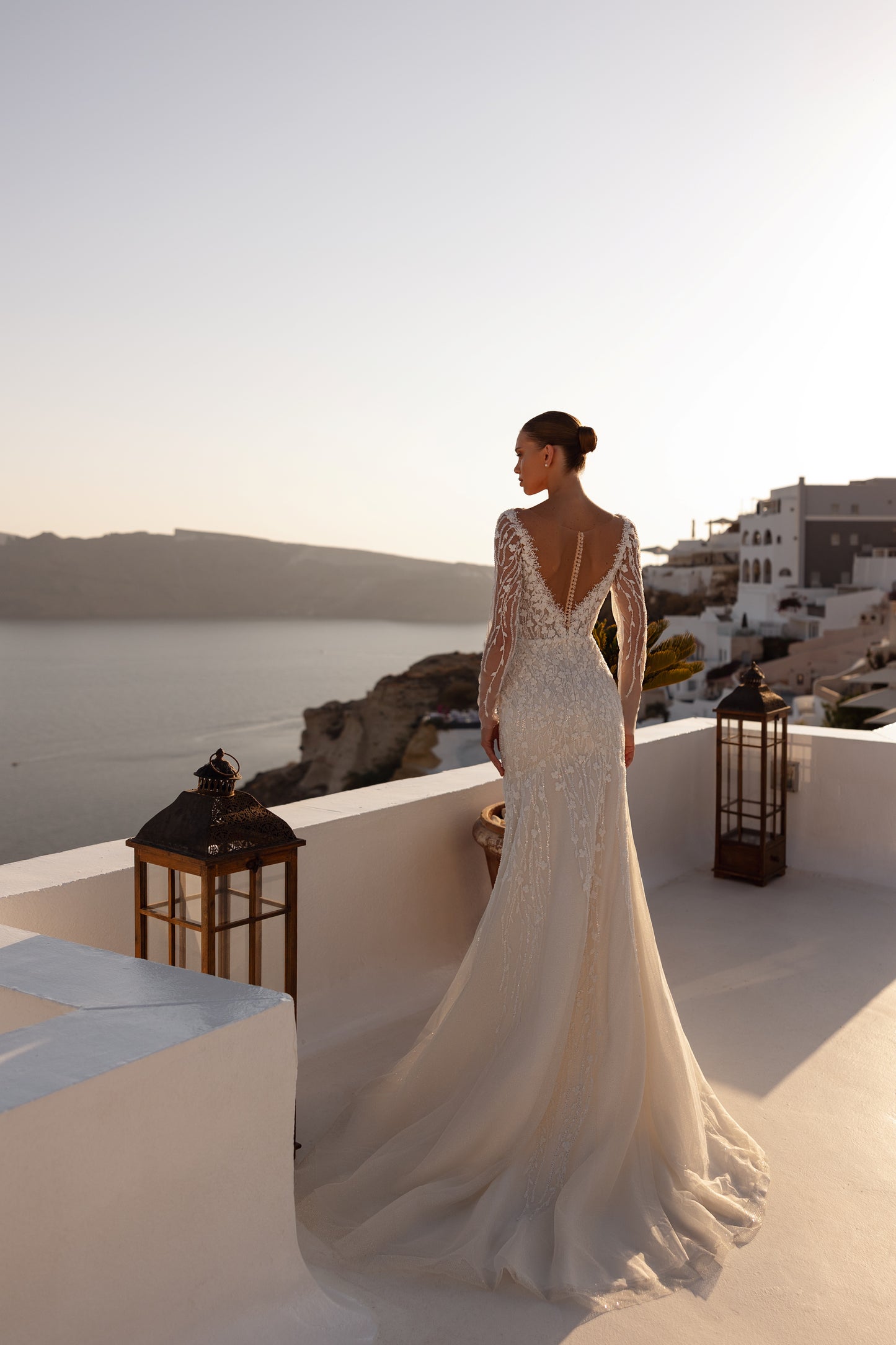Mermaid sheath lace wedding dress with long sleeves and train