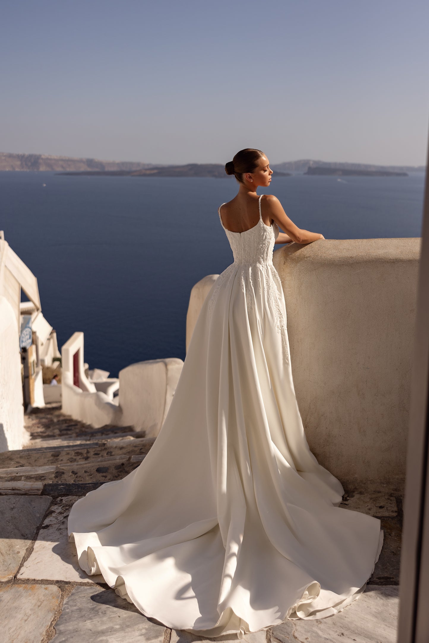 Classic A-line wedding dress with halter neckline & slit skirt