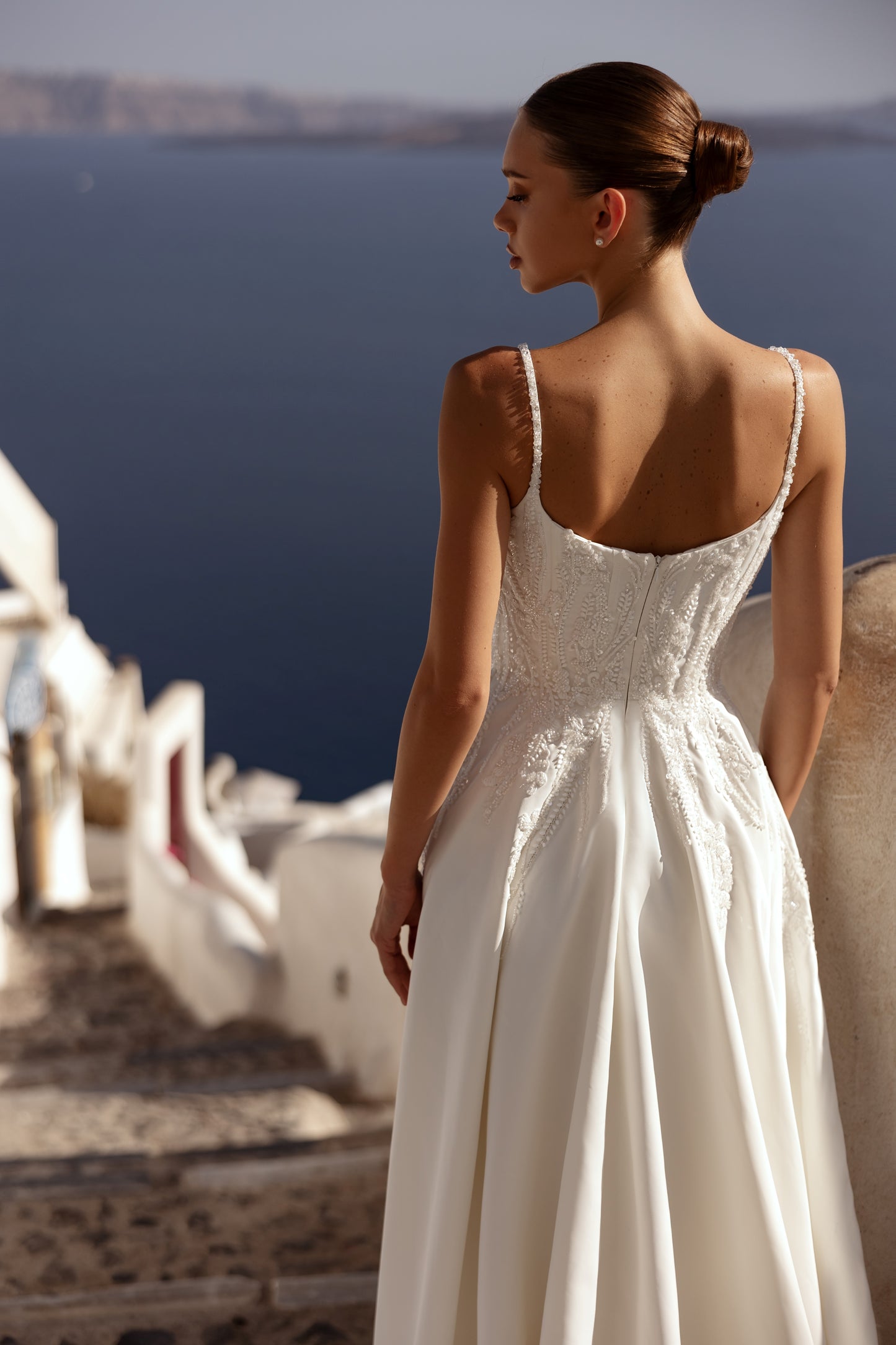 Classic A-line wedding dress with halter neckline & slit skirt