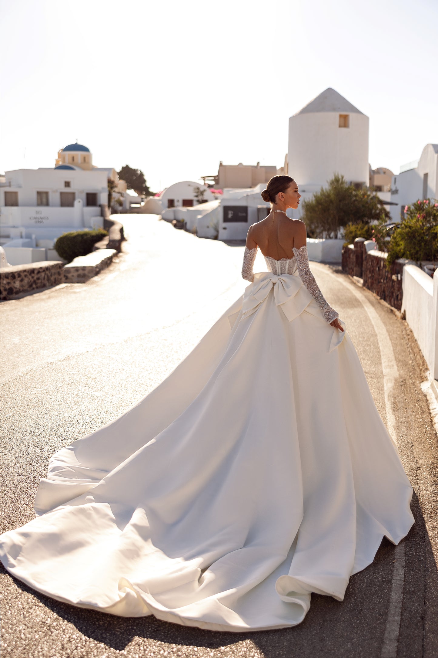 Princess wedding dress with removable sleeves