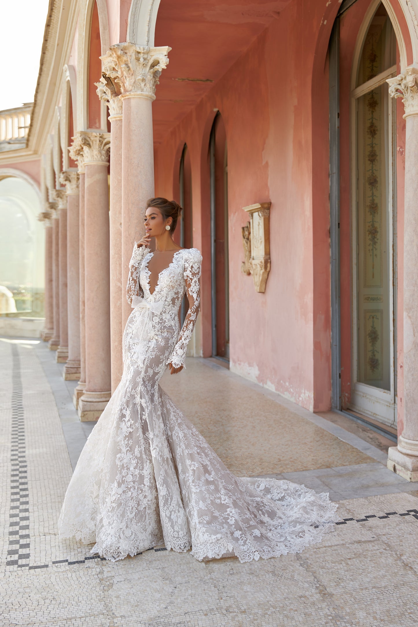 Fitted Wedding Dress with Long Puffy Sleeves, V-Neckline Fishtail Train Chantilly Lace Bridal Gown
