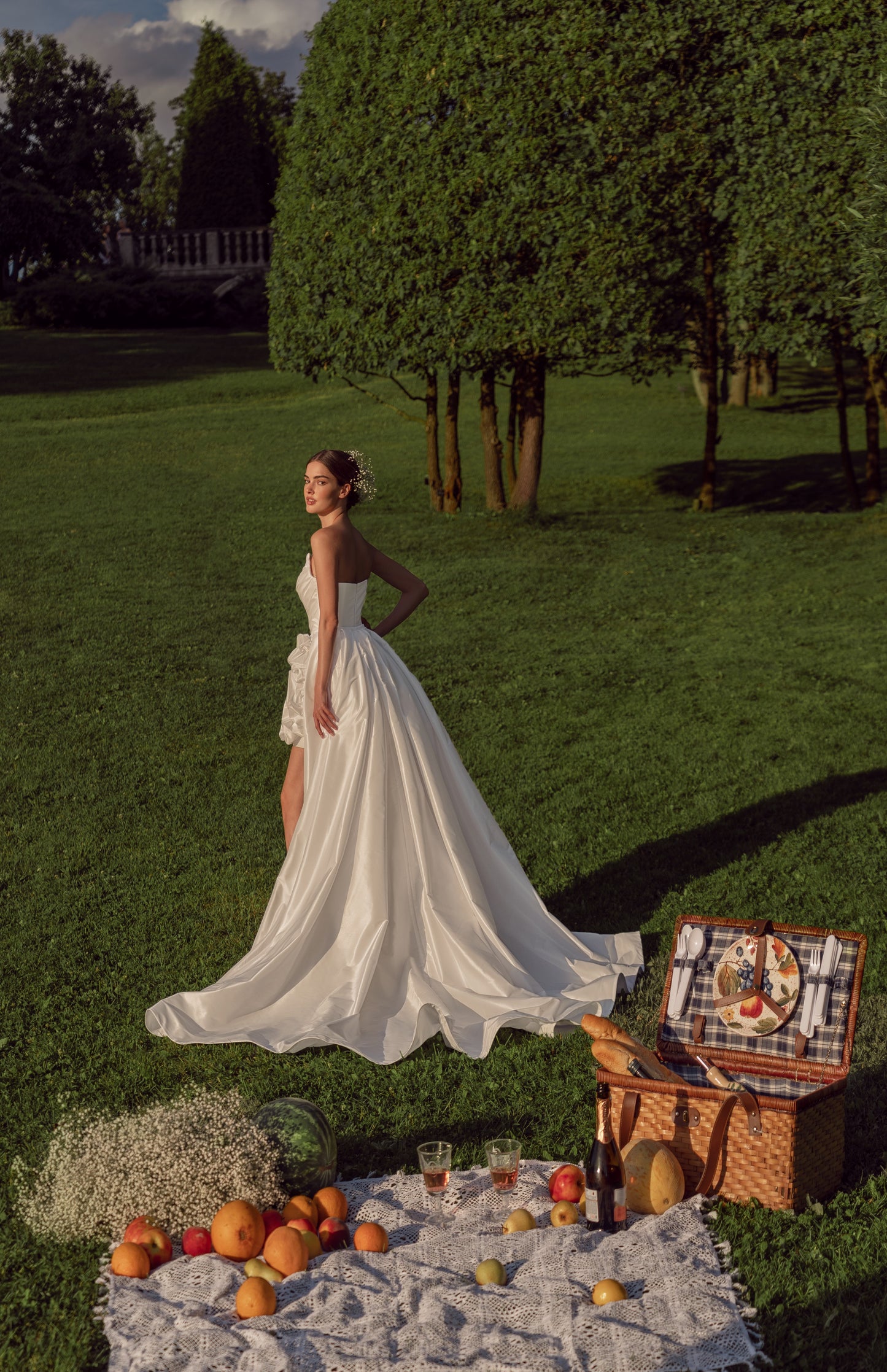 Minimalist sleeveless mini wedding dress with detachable train
