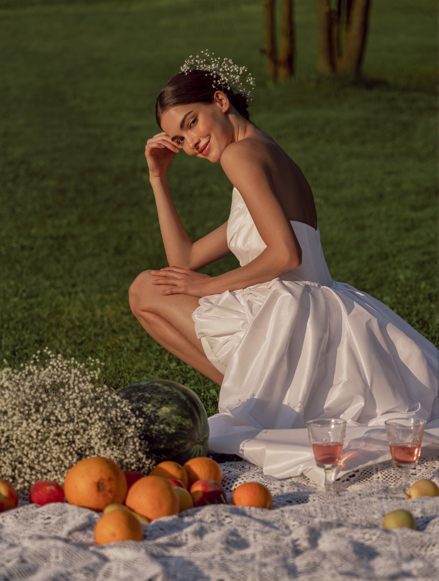 Minimalist sleeveless mini wedding dress with detachable train