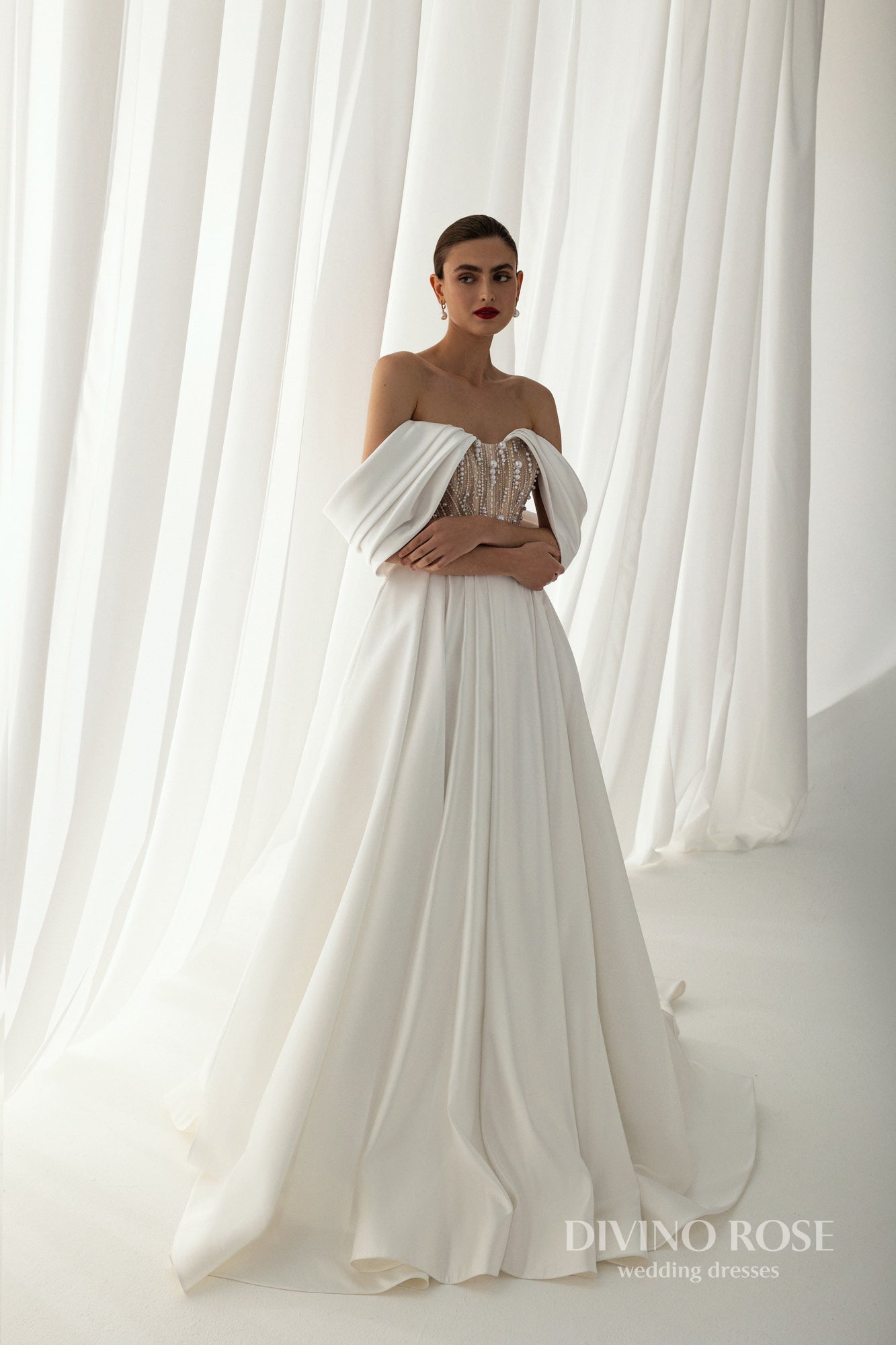 A-line glitter tulle wedding dress with illusion V-neck sleeves