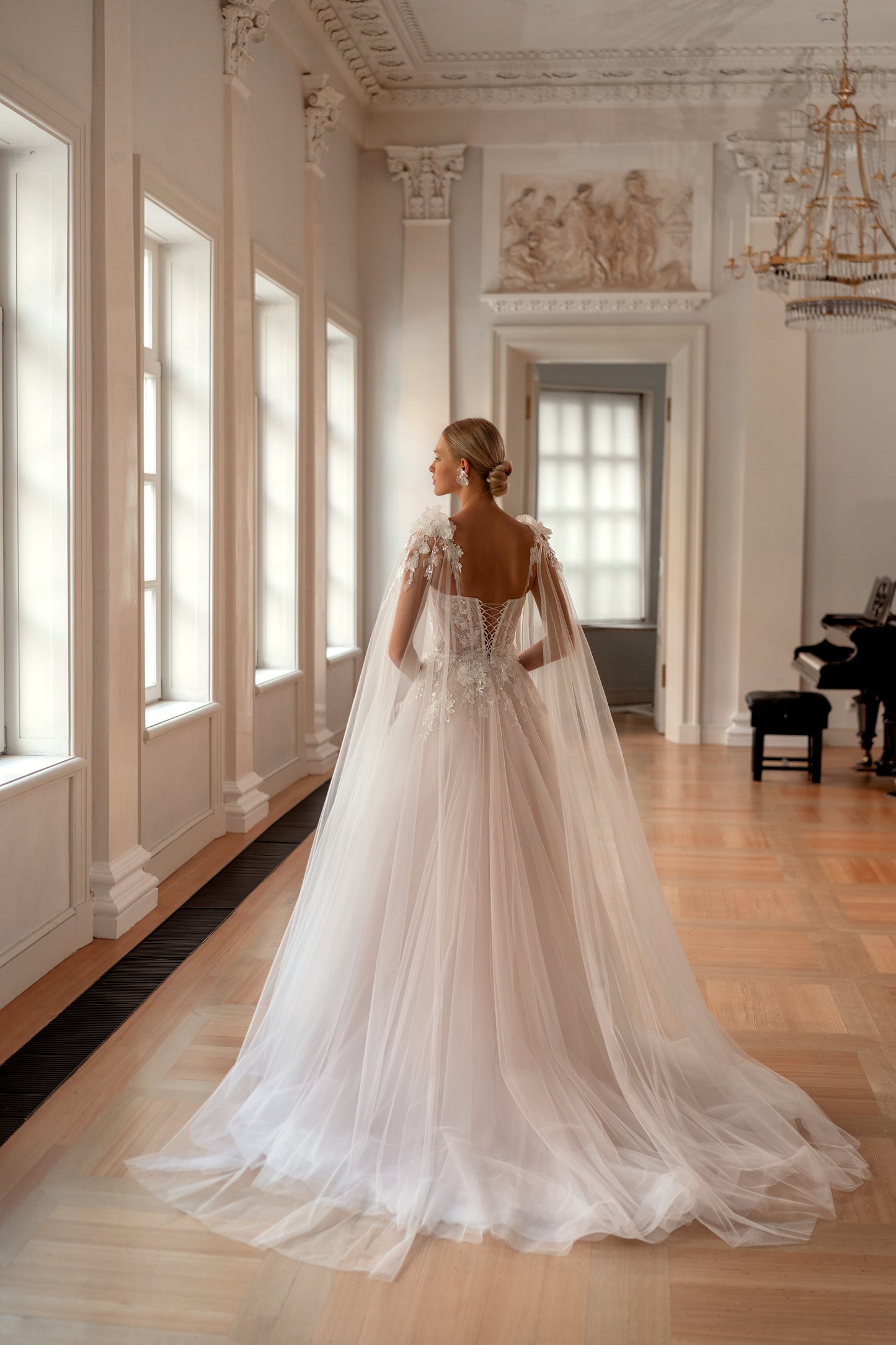Sweetheart neckline open back tulle wedding dress with wings