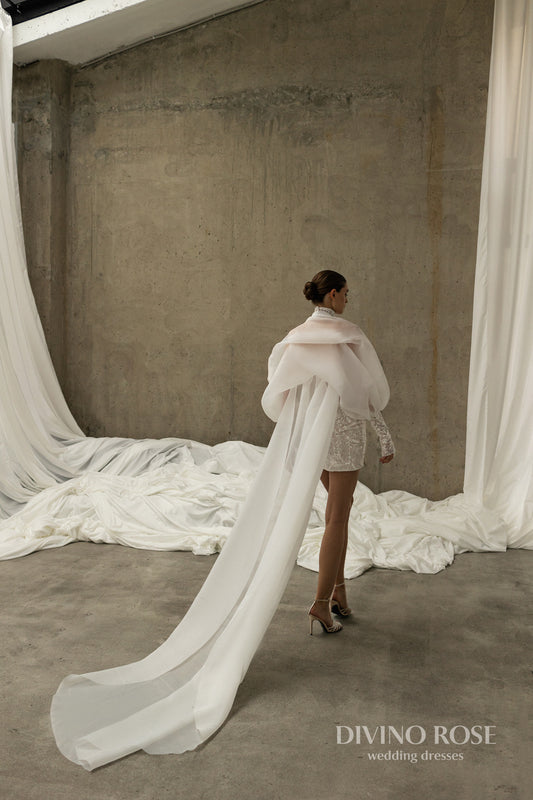 Mini wedding dress with lace and Watteau train