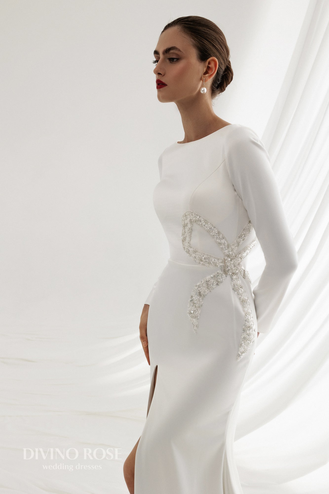 Mermaid sheath wedding dress with fishtail train