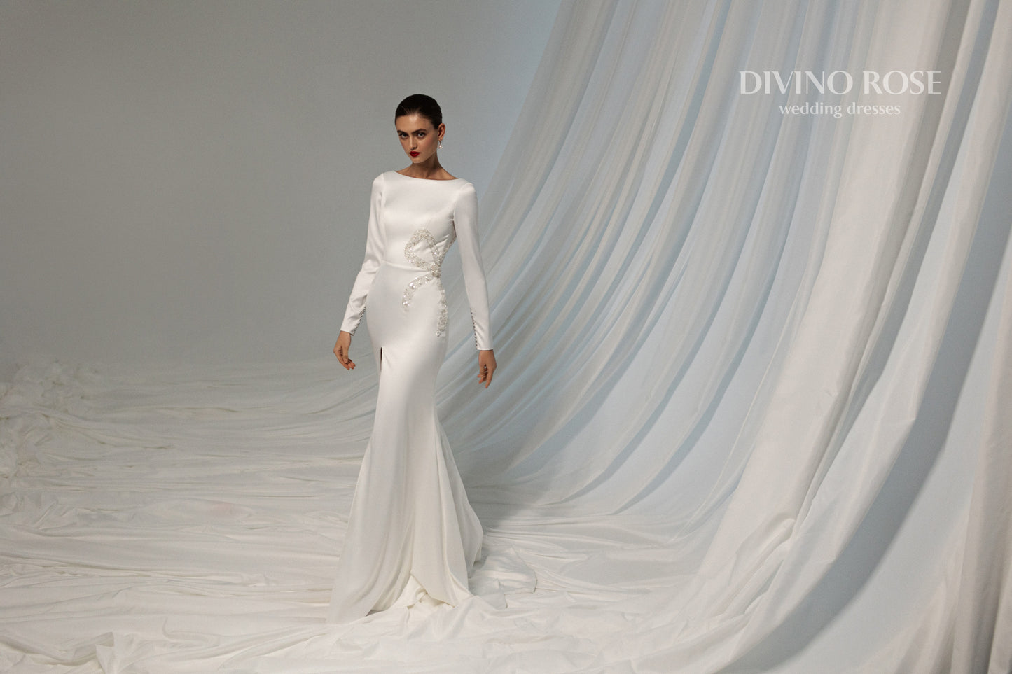 Mermaid sheath wedding dress with fishtail train