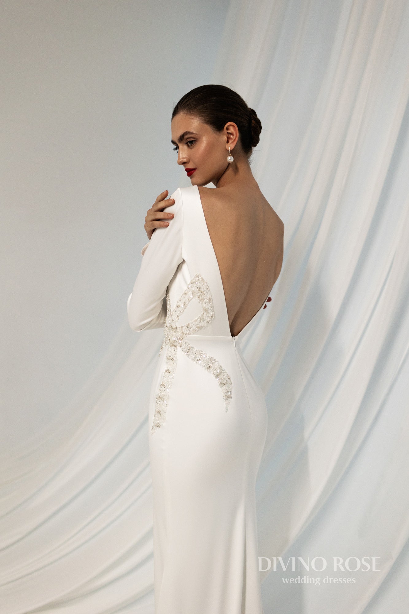 Mermaid sheath wedding dress with fishtail train