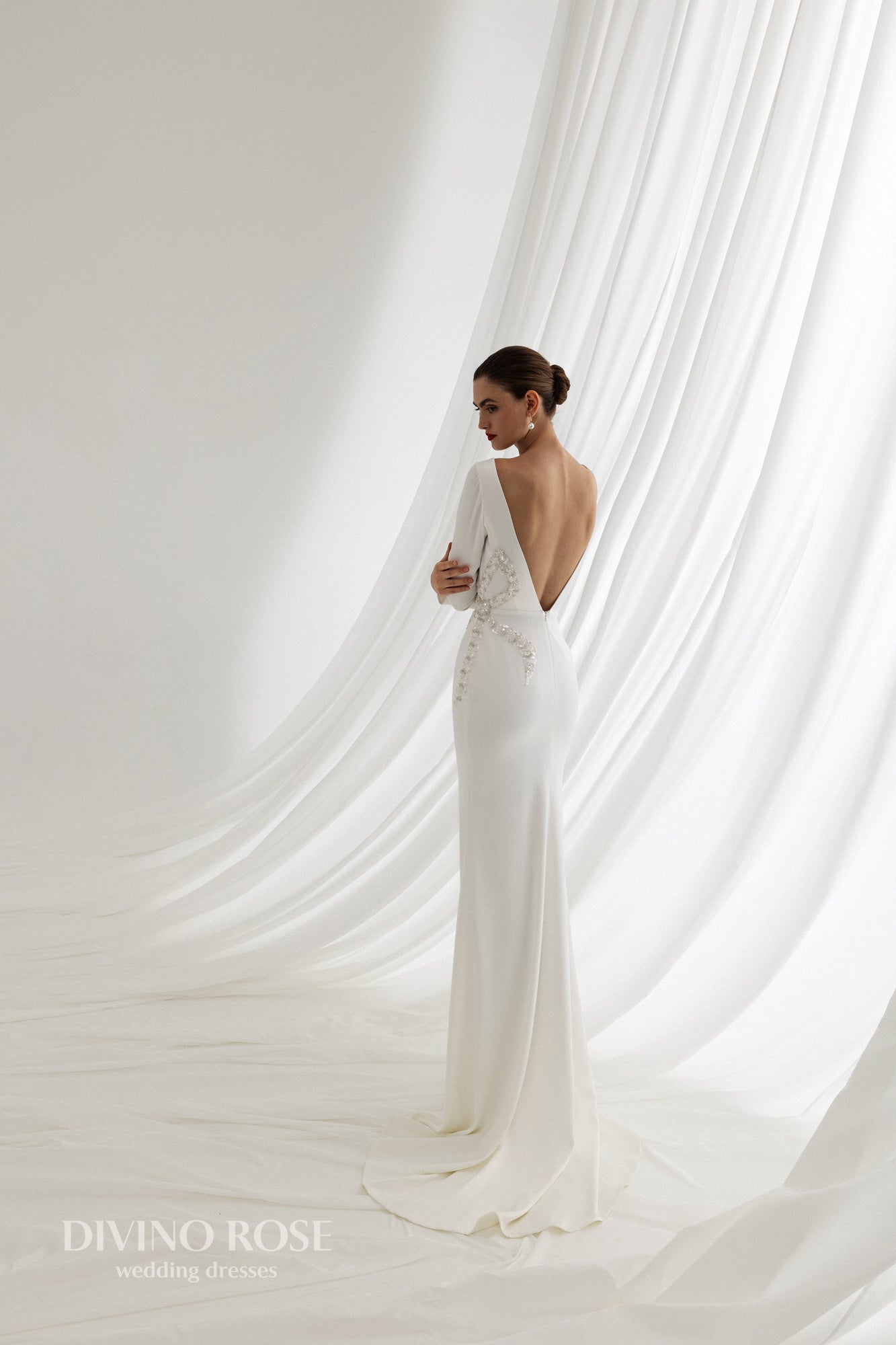 Mermaid sheath wedding dress with fishtail train