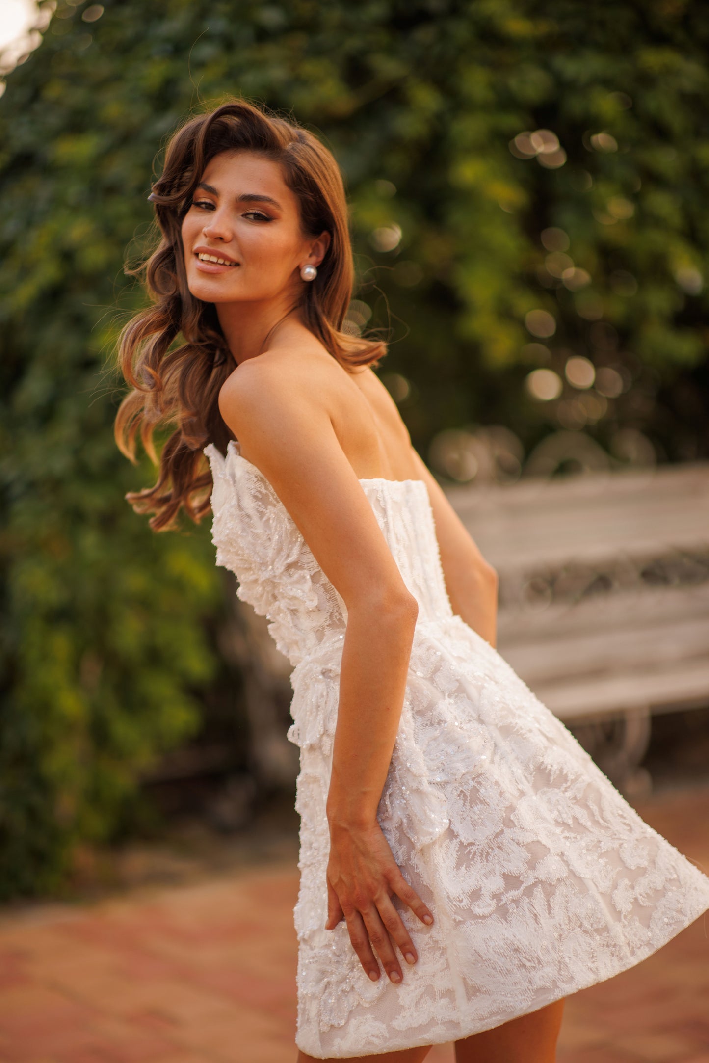 Mini A-line sleeveless lace wedding dress with zip closure