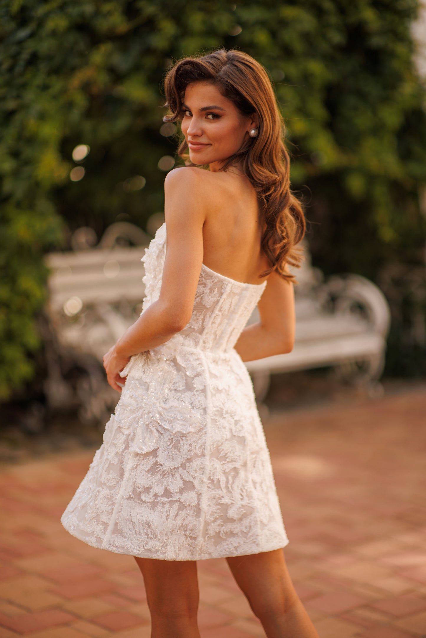 Mini A-line sleeveless lace wedding dress with zip closure