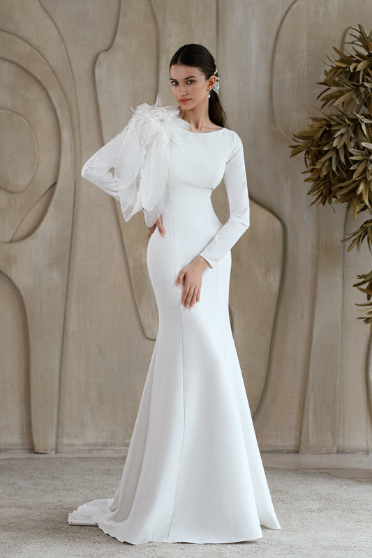 Minimalist mermaid wedding dress with long sleeves and 3D brooch