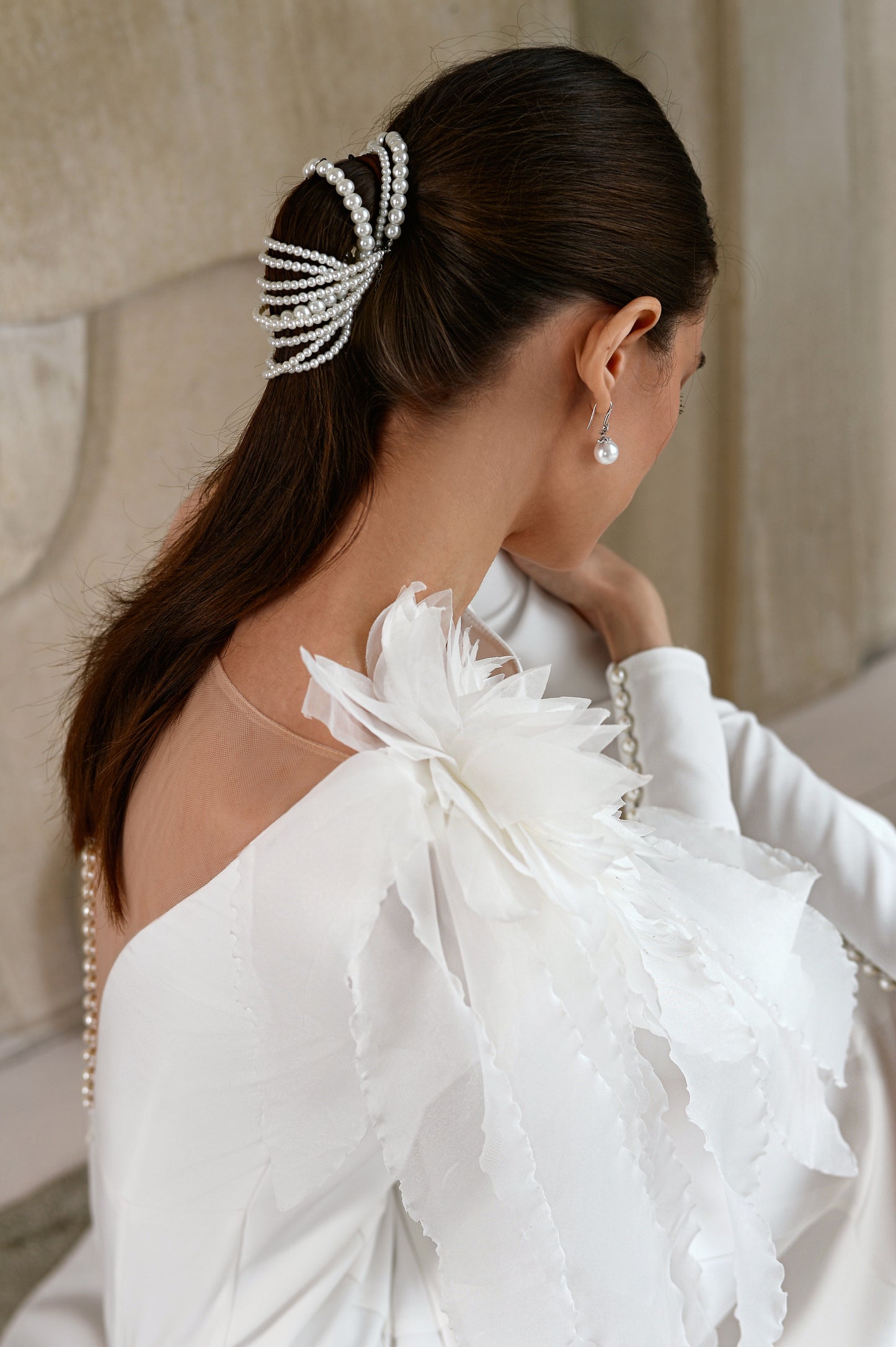 Minimalist mermaid wedding dress with long sleeves and 3D brooch
