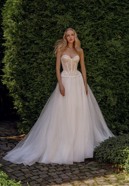 Sleeveless Sweetheart  A-line wedding dress with chapel train