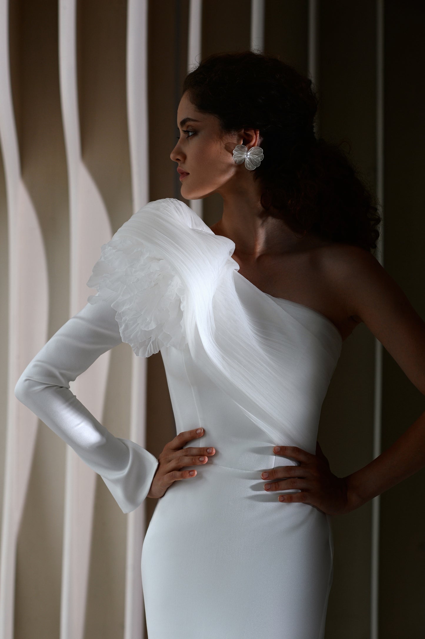 Mermaid wedding dress with one shoulder and sweep train