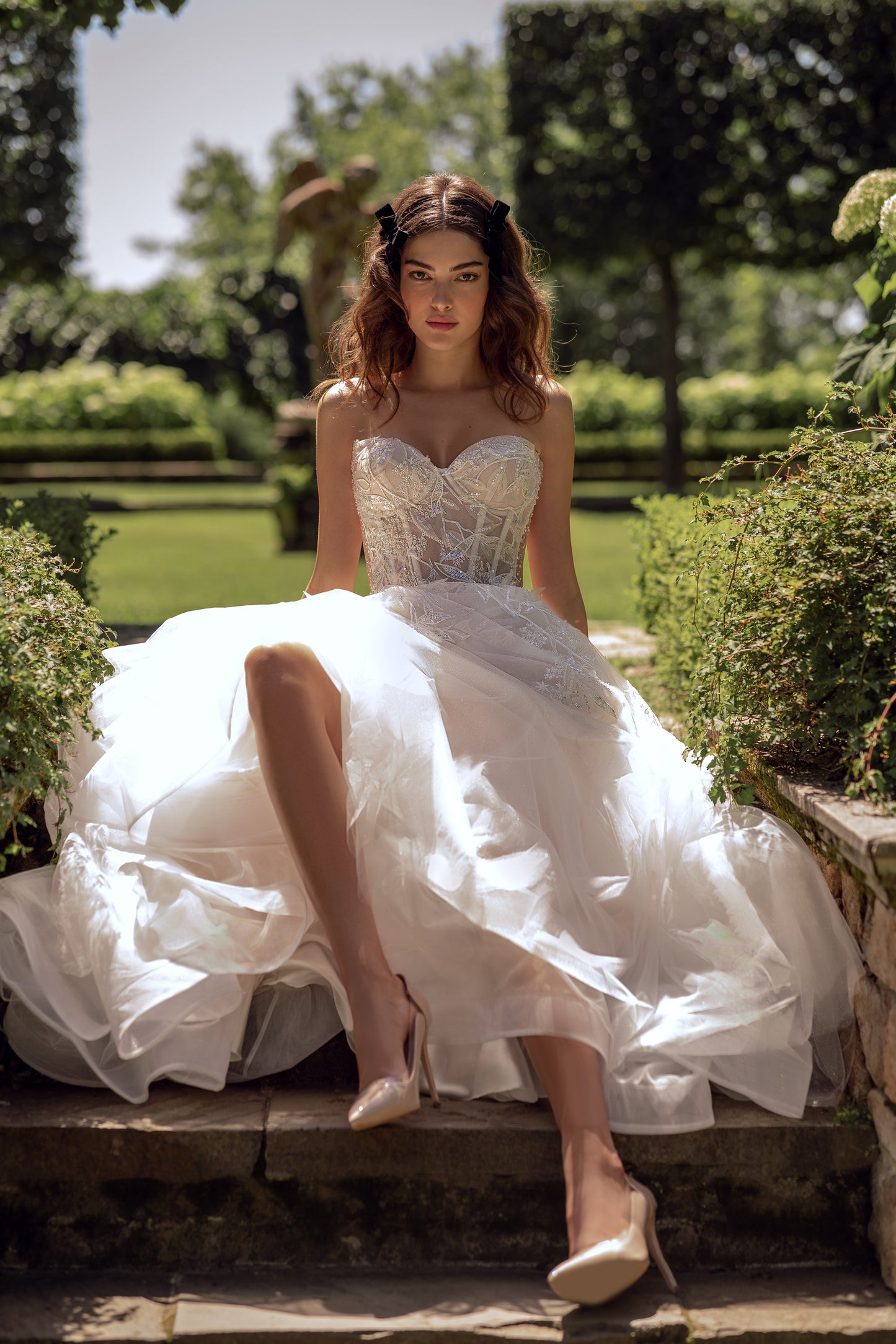 Sleeveless wedding dress with sweetheart neckline & open back