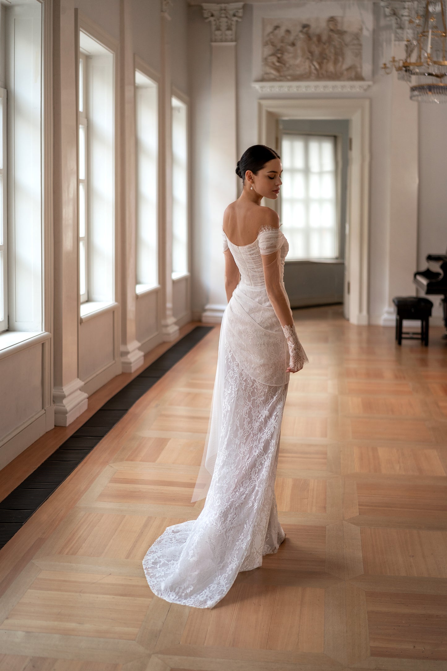Mermaid sheath tulle wedding dress with long illusion sleeves