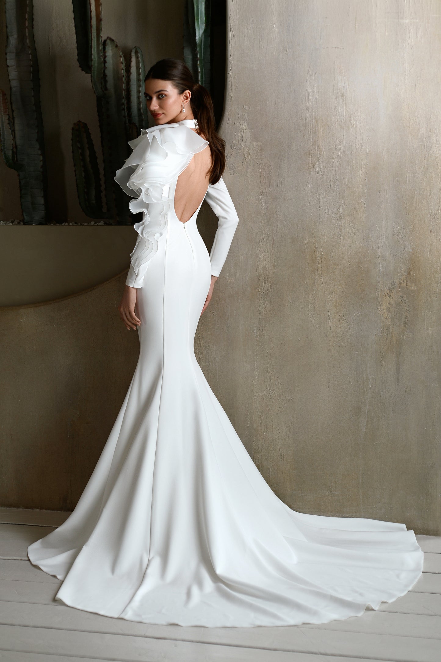 Mermaid sheath wedding dress with fishtail train and keyhole back