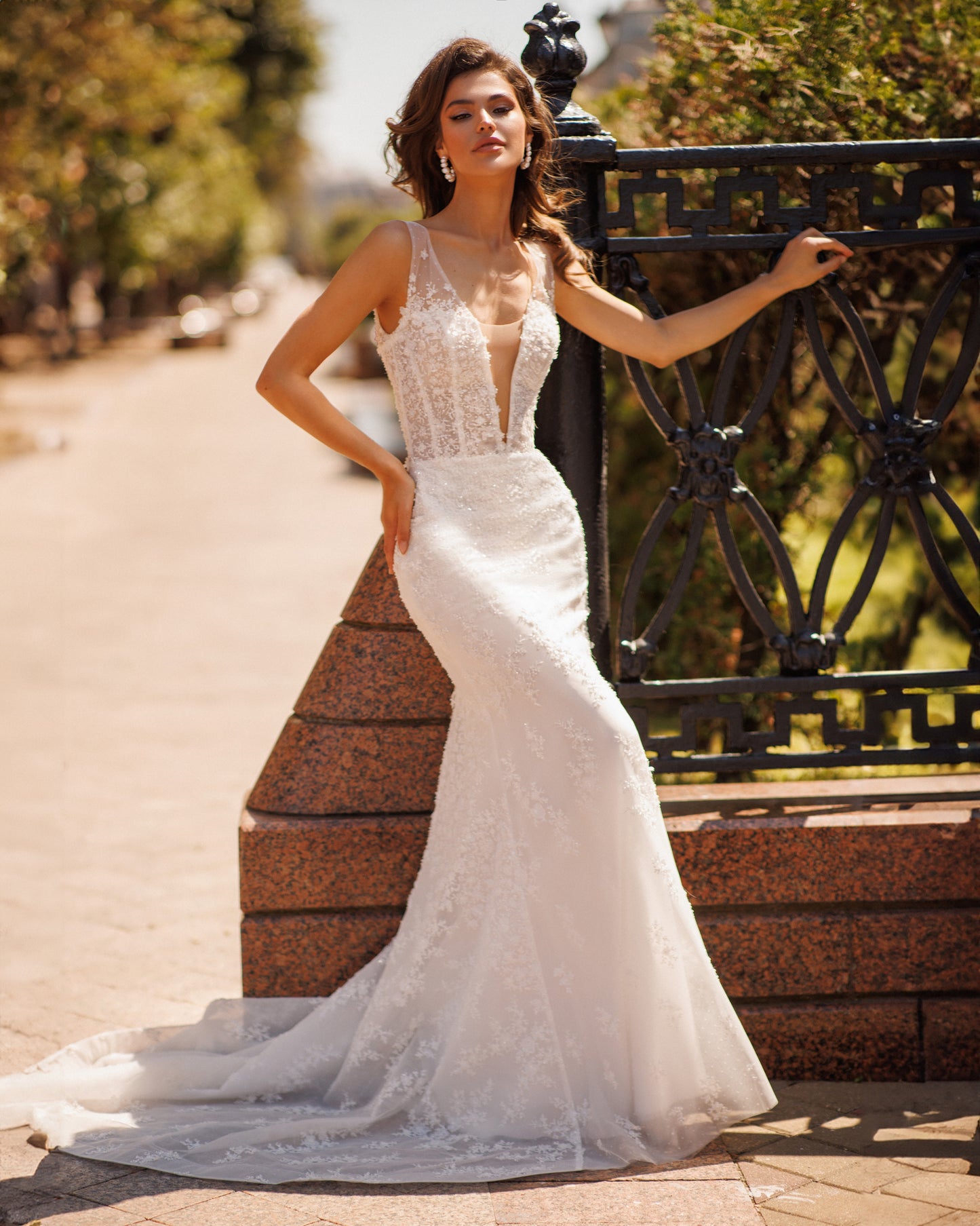 Mermaid fitted lace wedding dress with fishtail train