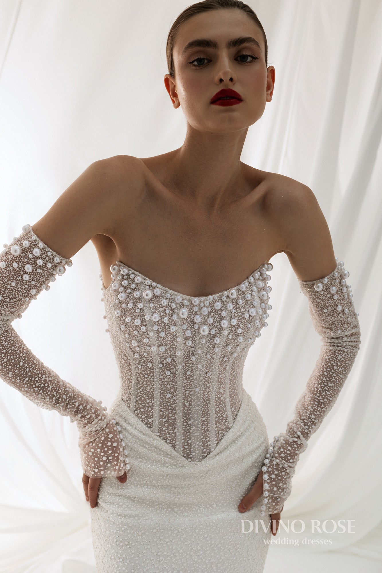 Mermaid Corset Wedding Dress WITH Boat Neckline and Glitter 12 / Dress WITH DETACHABLE TRAIN Mermaid Corset Wedding Dress WITH Boat Neckline and Glitter 12 / Dress WITH DETACHABLE TRAIN