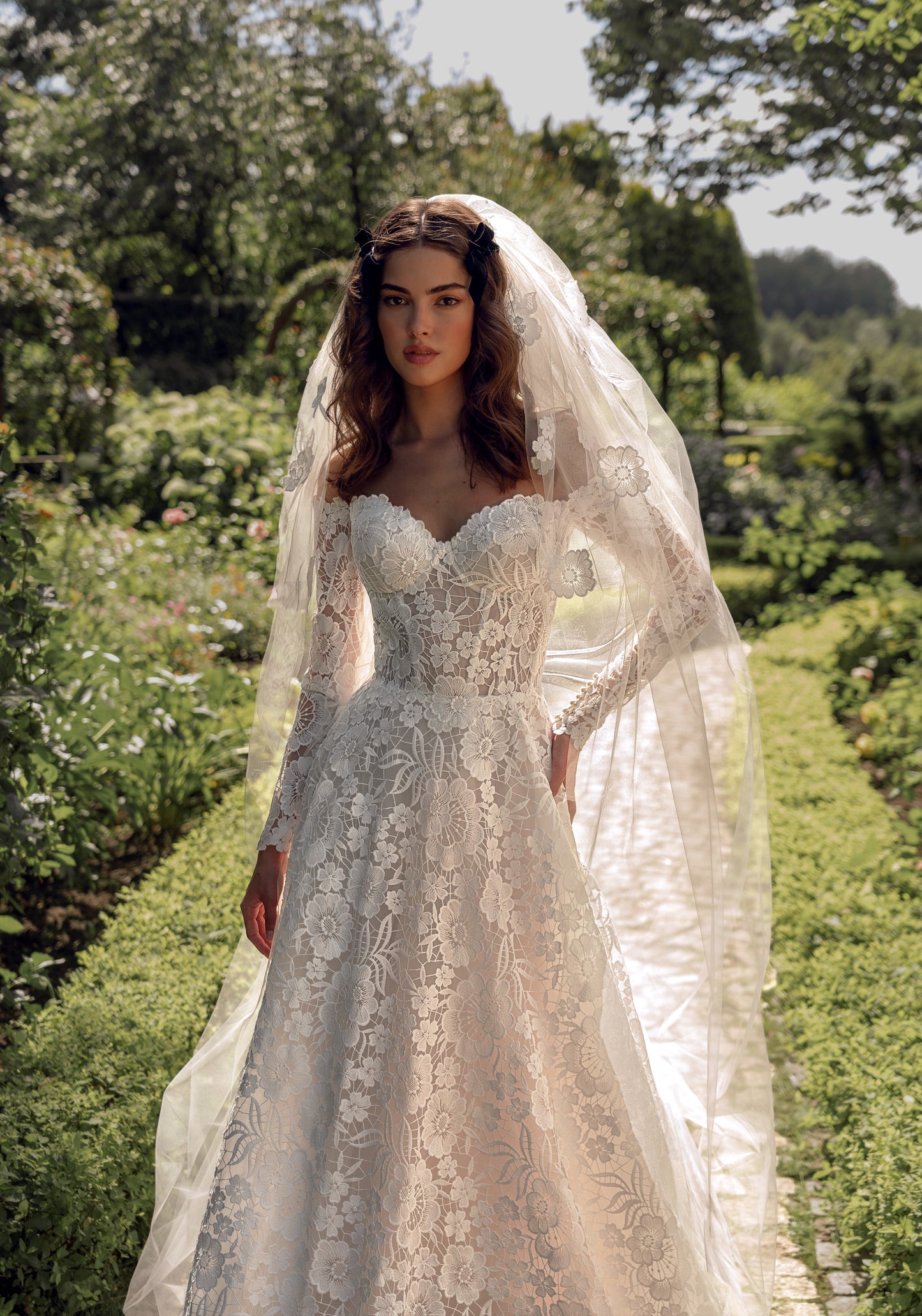 Romantic off-the-shoulder lace wedding dress