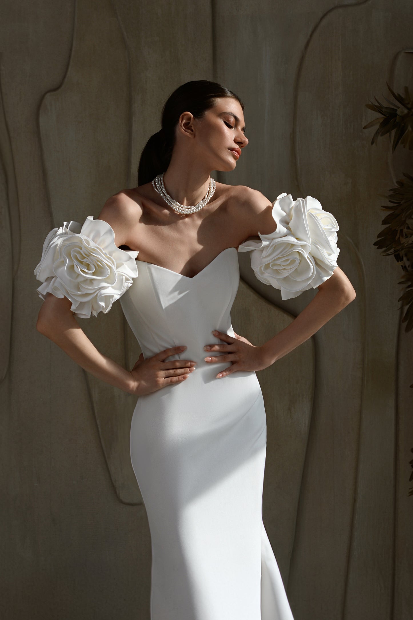 Mermaid wedding dress with 3D floral sleeves and fishtail train