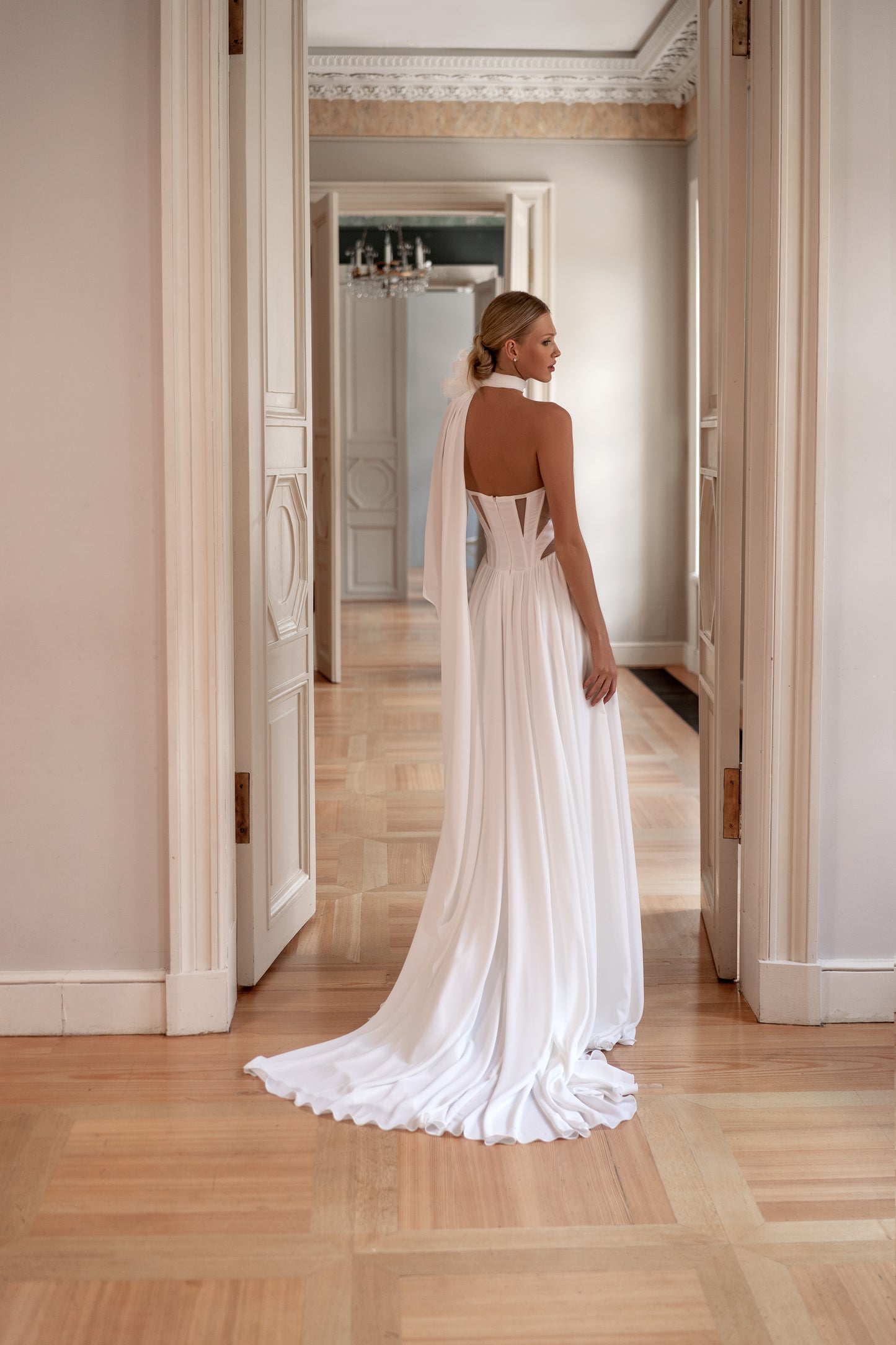Minimalist A-line wedding dress with cape and sweetheart neckline