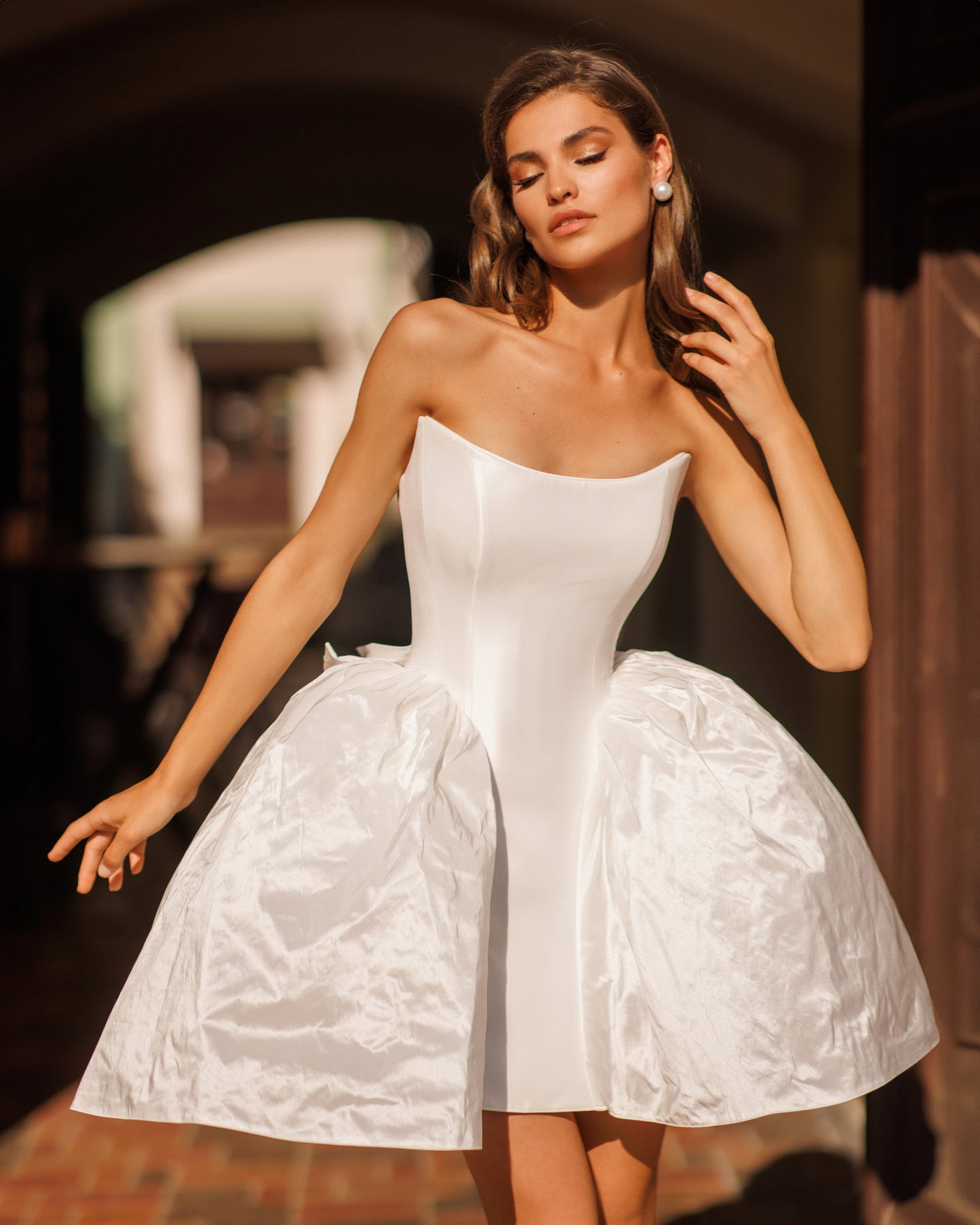 Mini wedding dress with princess silhouette and 3D floral back