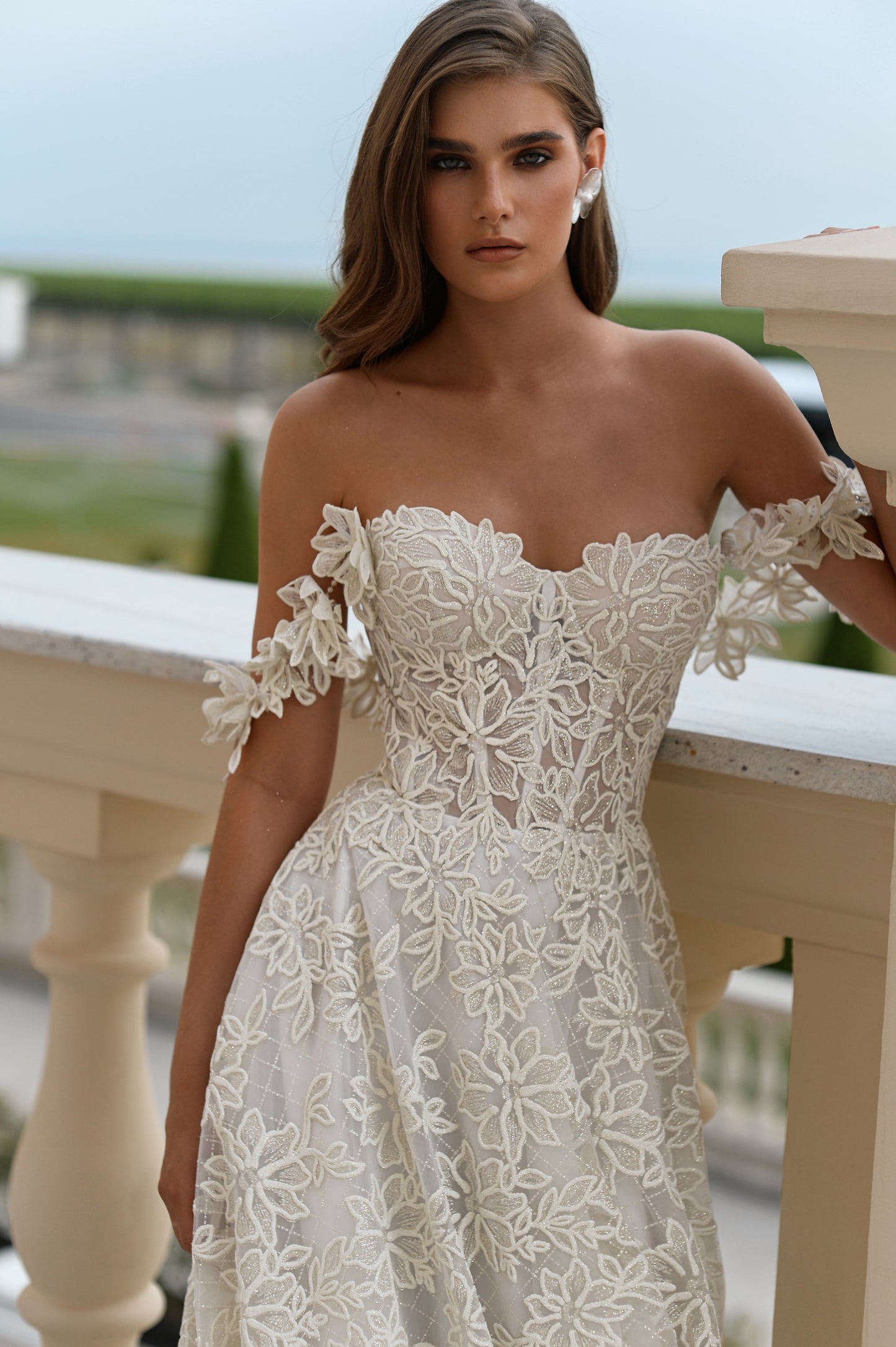 Romantic A-line glitter wedding dress with open back & train