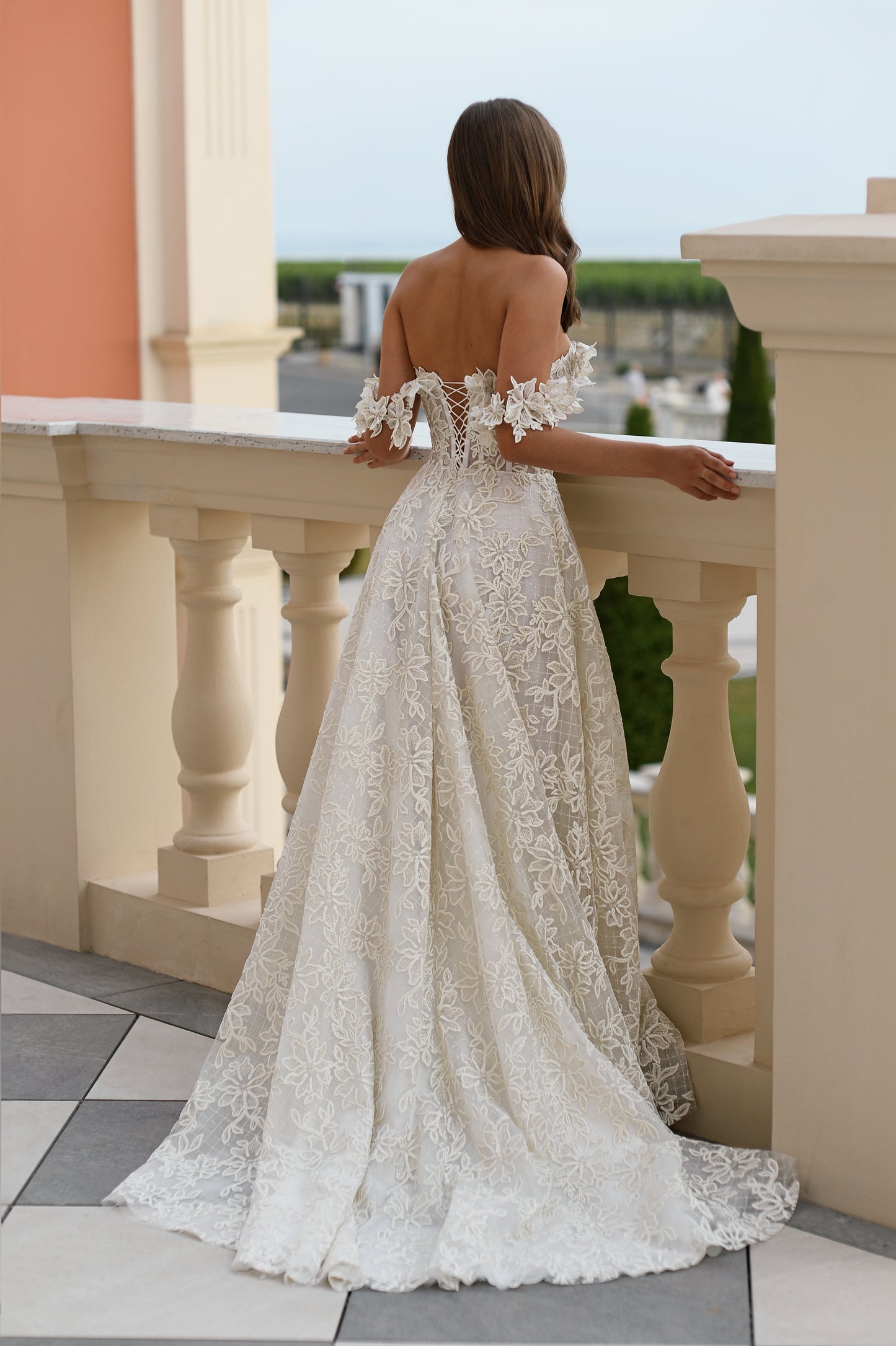 Romantic A-line glitter wedding dress with open back & train