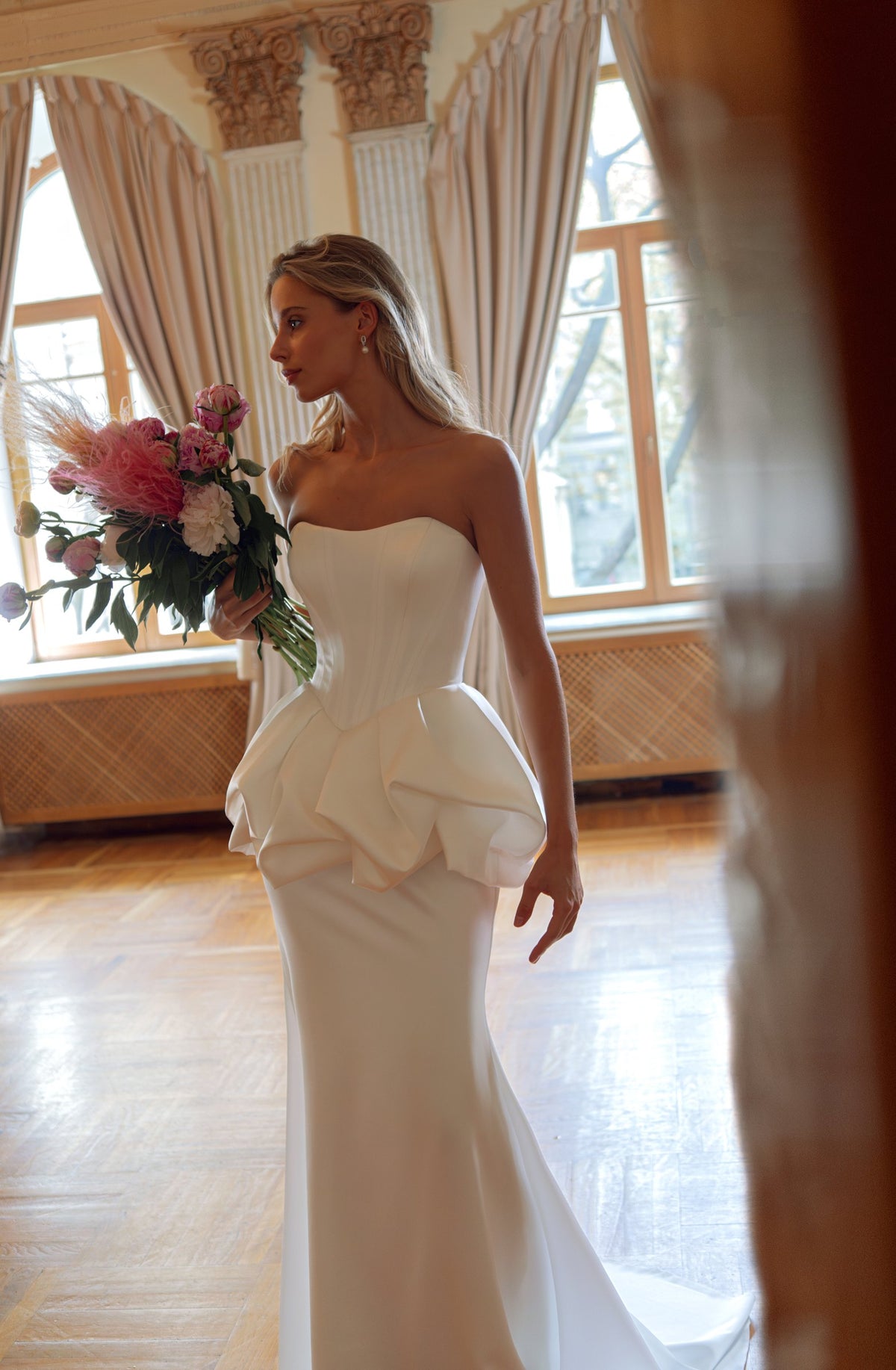 Soft Satin Mermaid Wedding Dress with Peplum Corset and Lace Bolero - photo 4