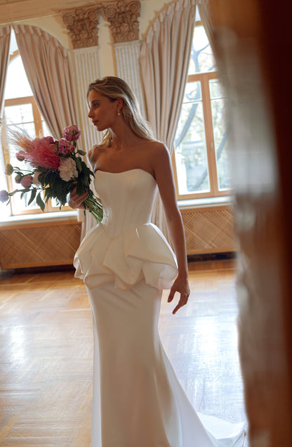Soft Satin Mermaid Wedding Dress with Peplum Corset and Lace Bolero - photo 4