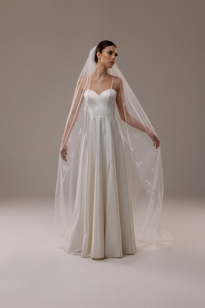 One-Layer Veil with Lace Embroidery Appliques - view 2