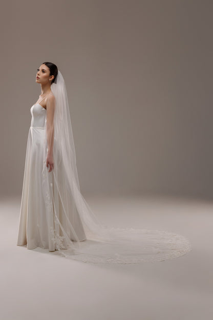 One-Layer Veil with Lace Embroidery Appliques - view 5