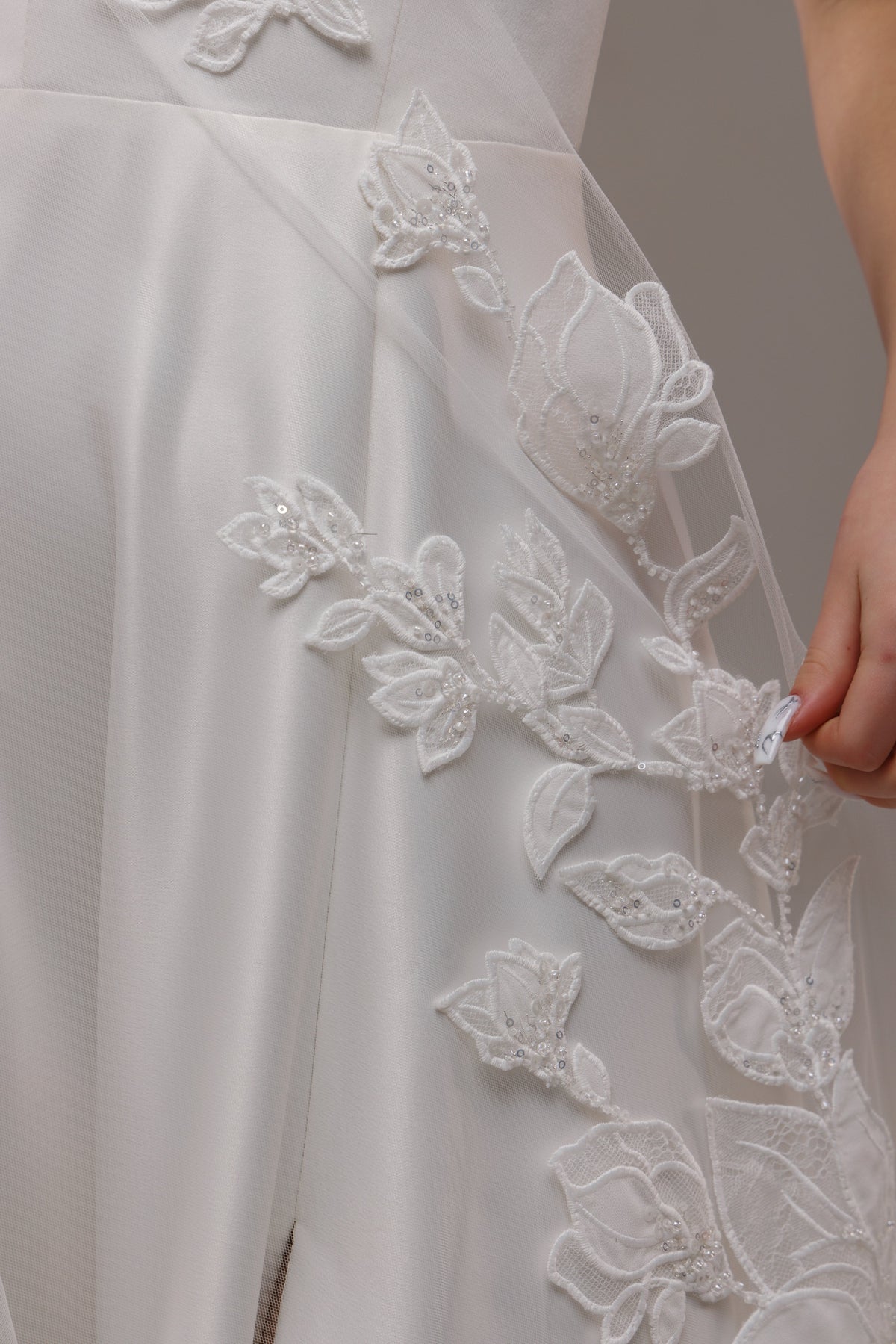 Cathedral Lace Veil with Large Beaded Magnolia Flowers - view 4