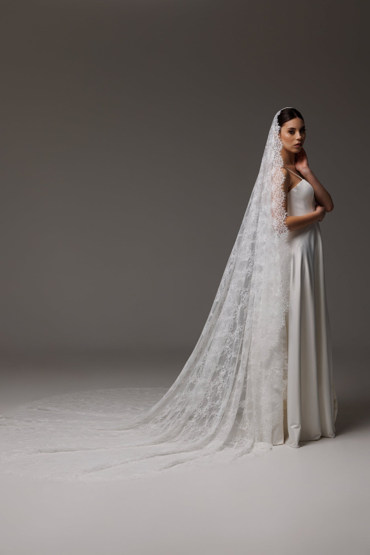 Extra-Wide Chantilly Lace Mantilla Veil - view 5