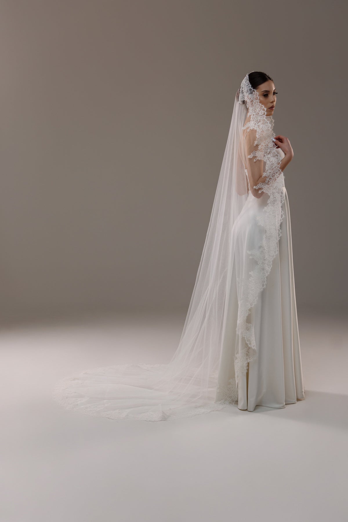 Rounded Mantilla Veil with Lace Trim in Soft Tulle - view 3