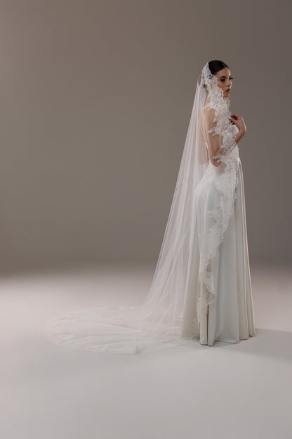 Rounded Mantilla Veil with Lace Trim in Soft Tulle - view 3
