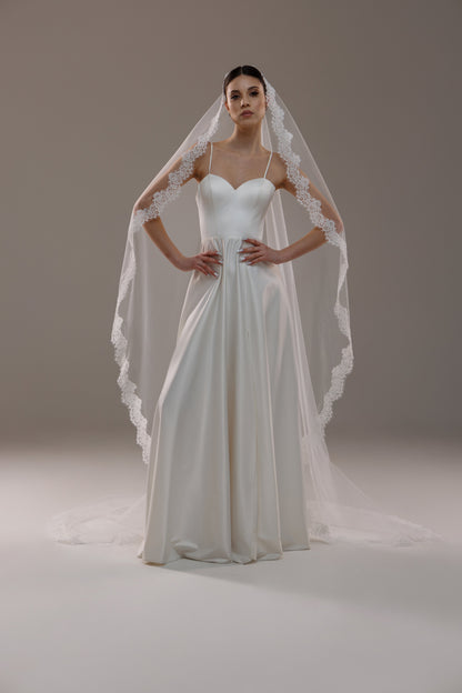 Lace Trim Mantilla Veil in Light Ivory - view 2