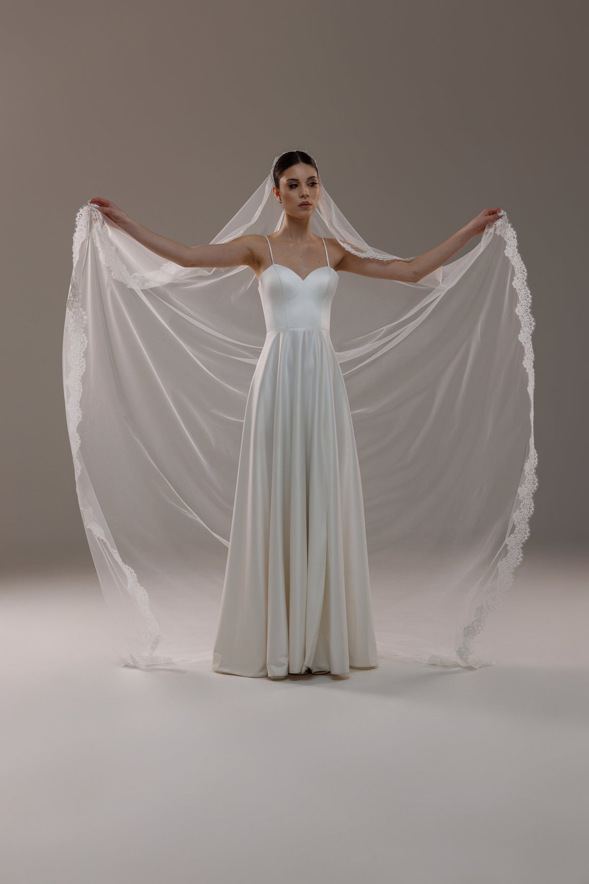 Lace Trim Mantilla Veil in Light Ivory - view 4