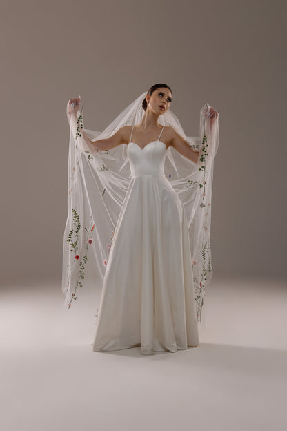 One-Layer Lace Veil with 3D Flowers - view 3