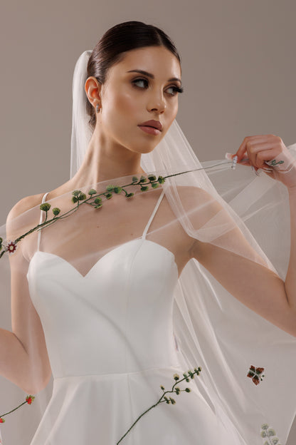 One-Layer Lace Veil with 3D Flowers - view 5