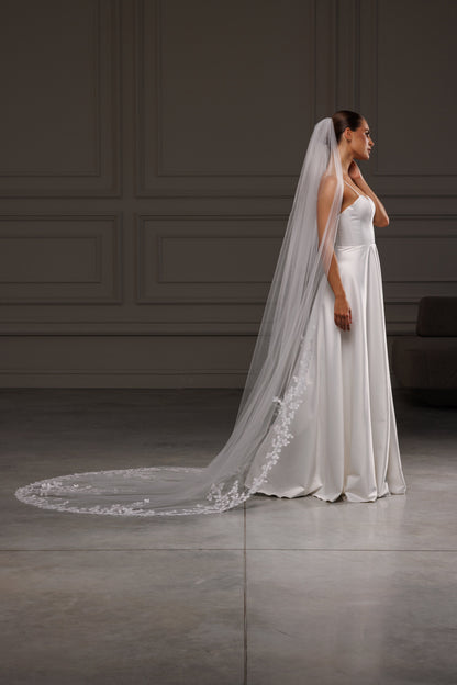 One-Layer Veil with Lace Appliques and Embellished Train - view 4