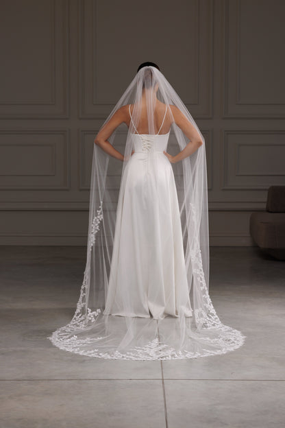 One-Layer Veil with Lace Appliques and Embellished Train - view 3