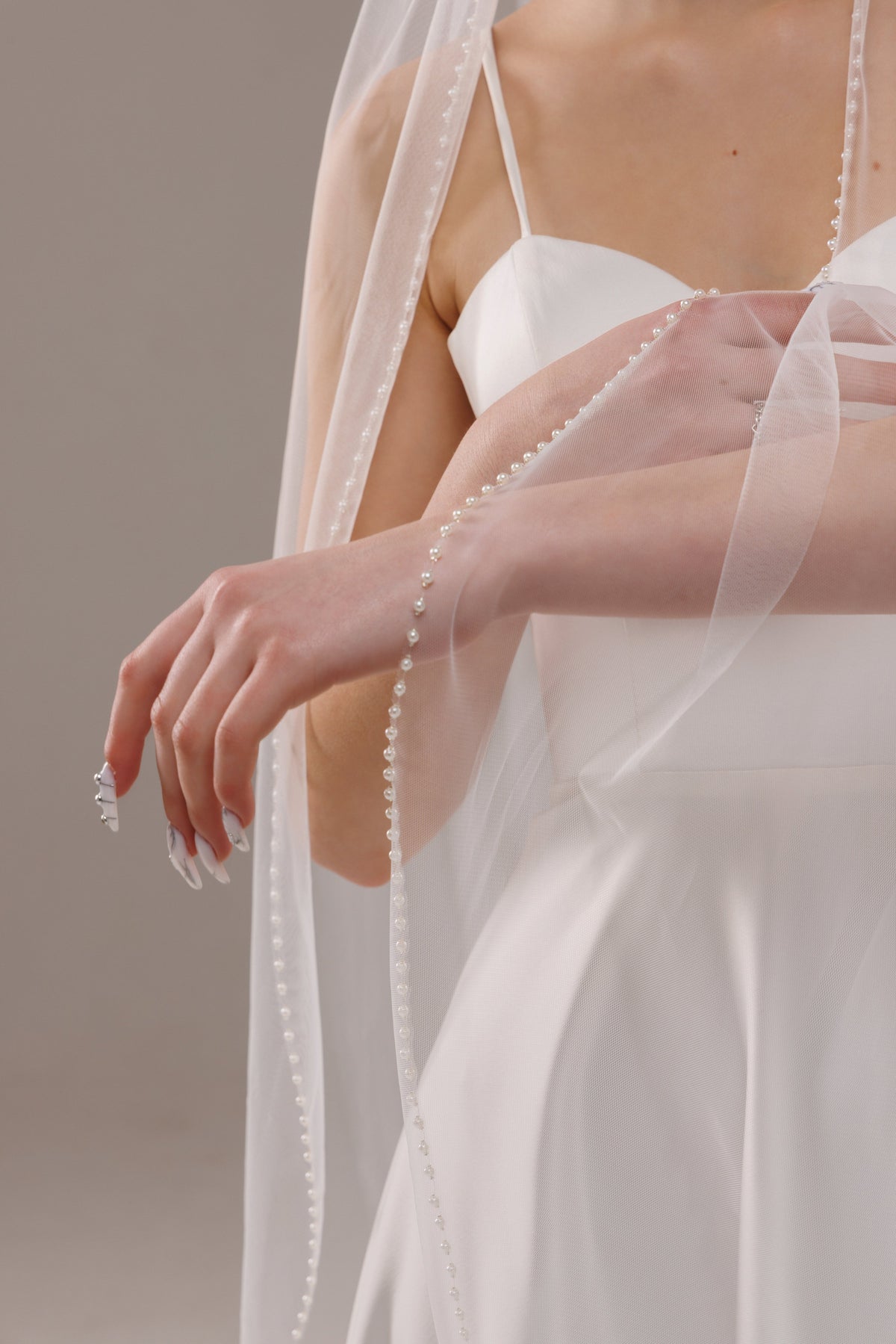 One-Layer Lace Trim Veil with Pearls and Crystals - view 3