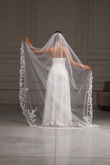 One-Layer Veil with Lace Appliques and Embellished Train - view 5