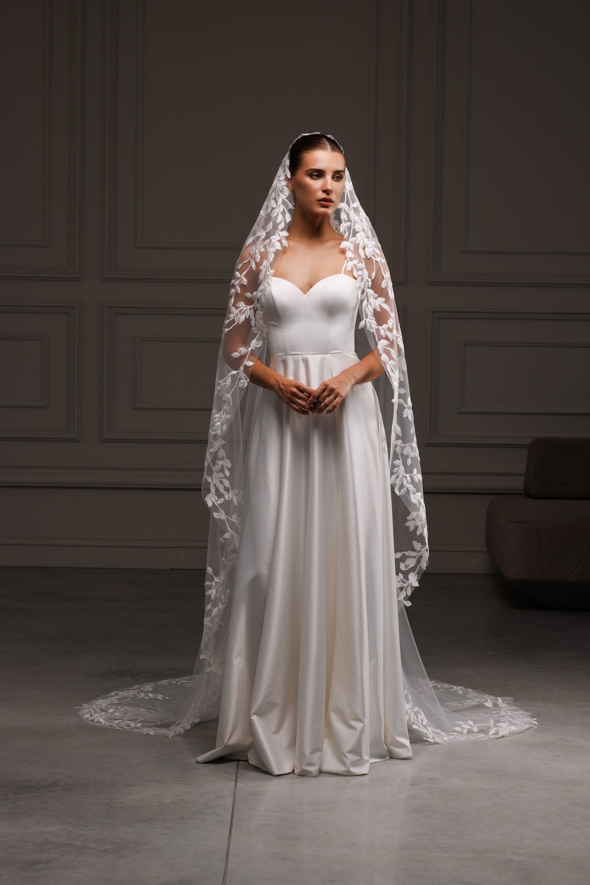 3D Flower Lace Mantilla Veil - view 2