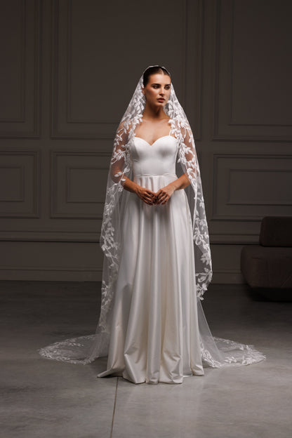 3D Flower Lace Mantilla Veil - view 2