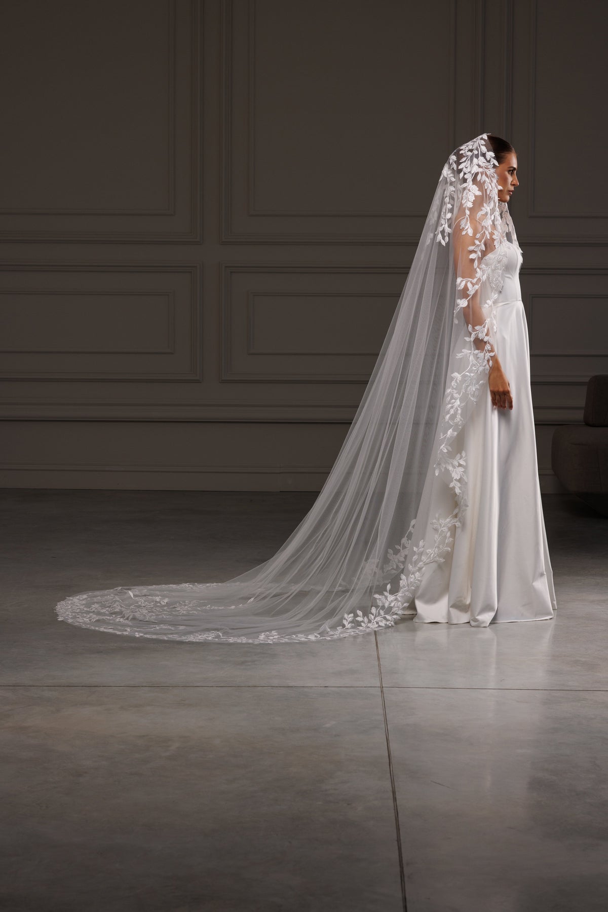 3D Flower Lace Mantilla Veil - view 5